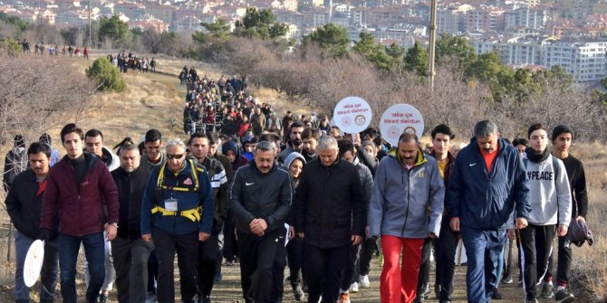 Başkentli gençler sağlıklı yaşam için yürüdüler