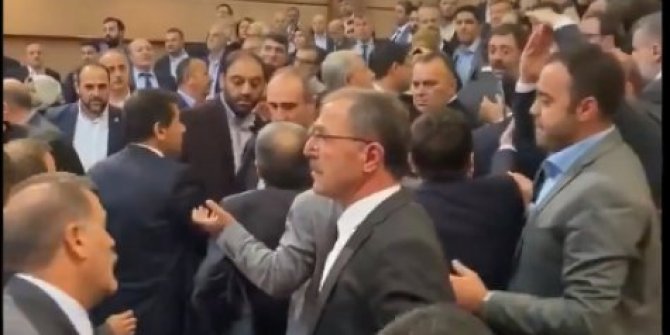 İBB Meclisi'nde kavga çıktı