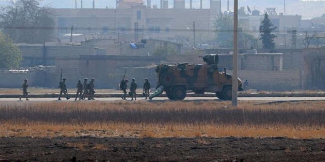 Teröristlerden Akçakale'ye havanlı saldırı