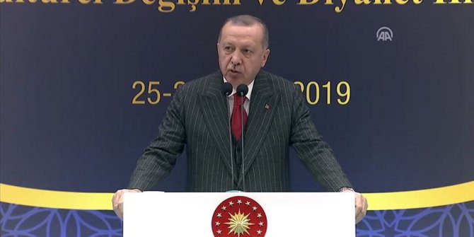 Cumhurbaşkanı Erdoğan: İslam bize göre değil, biz İslam'a göre hareket edeceğiz