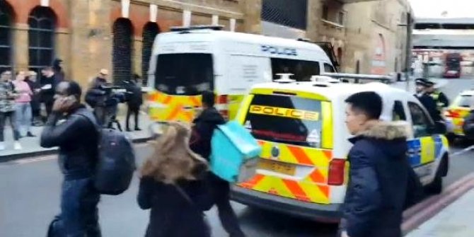 Londra Köprüsü’nde bıçaklı kavga, polis ateş açtı