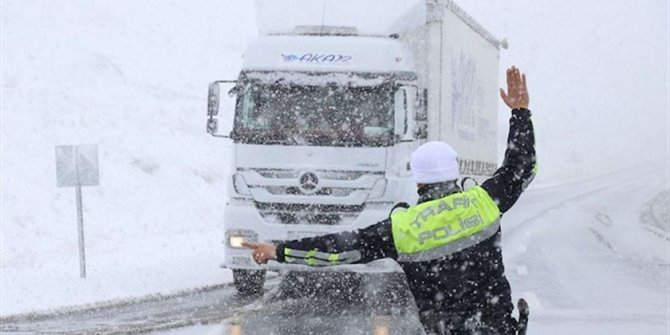 İki ilçede okullara kar tatili