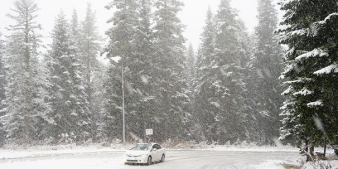 Ilgaz Dağı'nda sürücülerin kar ile imtihanı