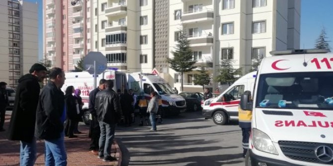 Beton mikseri, halk otobüsüne çarptı: 16 yaralı