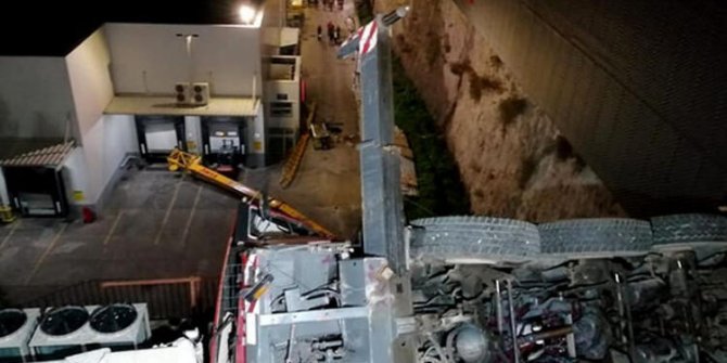 AVM'de vinç faciası: 1 ölü, 3 yaralı