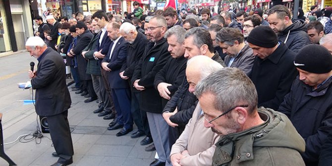 Doğu Türkistan'da ölen Müslümanlar için gıyabi cenaze namazı