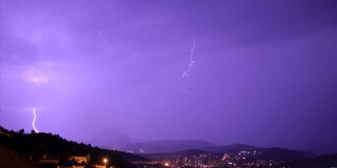 Meteorolojiden fırtına ve sağanak uyarısı