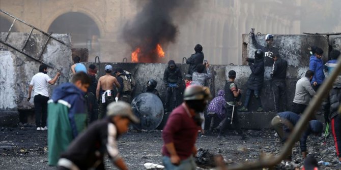 Irak'ta gösterilere katılan 26 aktivist suikast sonucu öldürüldü
