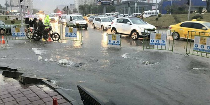 Adana'da okullar tatil edildi
