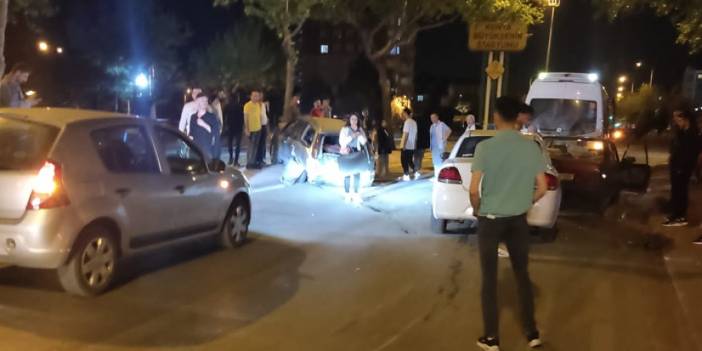 Konya'da zincirleme kaza: 5 araç birbirine girdi