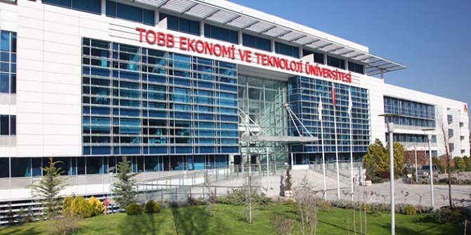 Ankara Vakıf üniversitelerinden birisi TOBB ekonomi ve teknoloji üniversitesi rektörlük binası