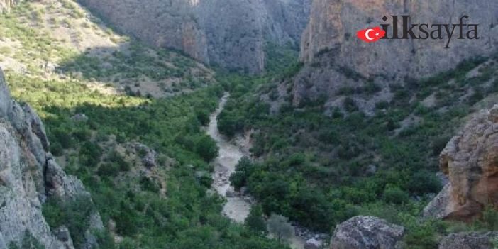 aydıncık ilçesinde bir vadi