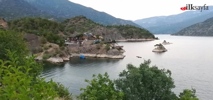 Çorum ilçeleri arasında içinde baraj gölü olan Oğuzlar ilçesinden göl fotoğrafı