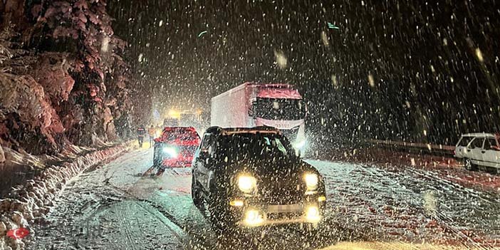 Yoğun kar yağışı yaşanan bölgeden fotoğraf
