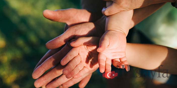 Koruyucu aile ile çocuklar