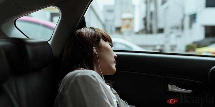 arabada kalan bir insan