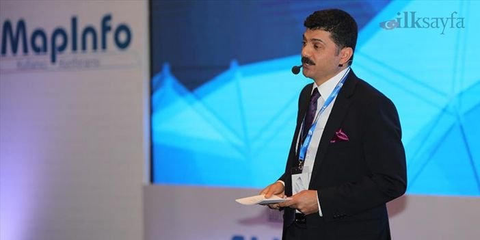 İrfan keskin sunum yaparken