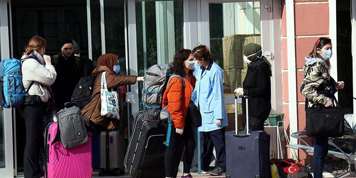 öğrenciler kalan eşyalarını almaya geldiğinde çekilen fotoğraf