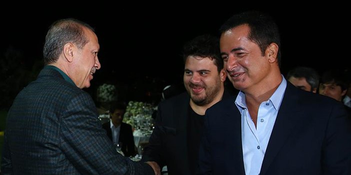 Acun ne kadar bağış yaptı diye soranlar için acun bağış gecesi fotoğrafı