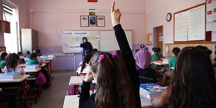 Öğretmen ve öğrenciler fotoğrafıı