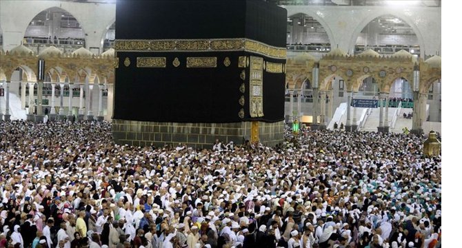 kabede-hac-ibadetini-yerine-getiren-muslumanlar.jpg