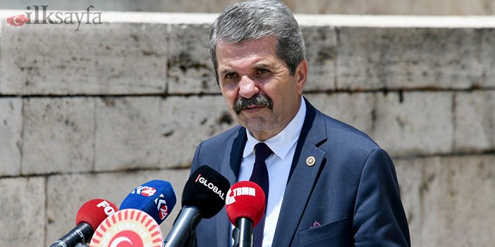 Feridun Bahşi Röportaj verirken fotoğrafı