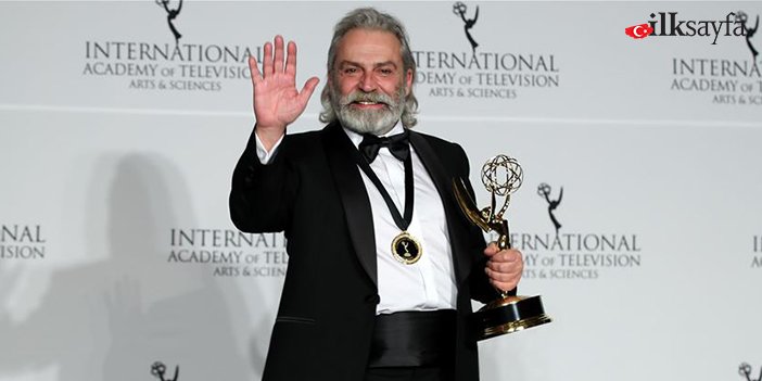 Haluk Bilginer Emmy ödülü fotoğrafı