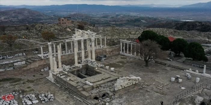Zeus Sunağı fotoğrafı