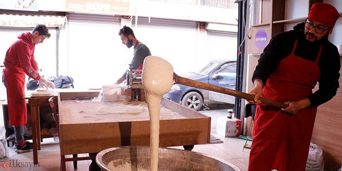 küncülü helva yapan usta,