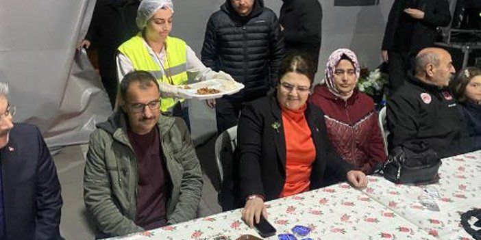 Bakan Derya Yanık iftarda