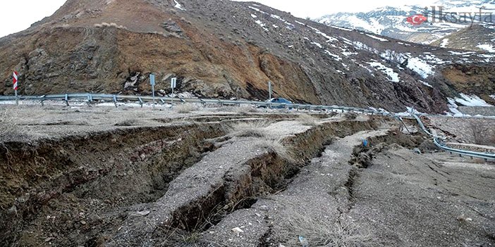 Deprem nasıl oluşur merak edenlere depremde kırılmış yol