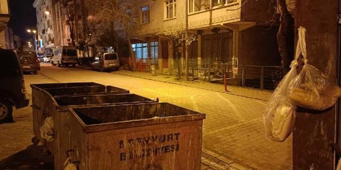 Esenyurt'ta bebeğini direğe astı