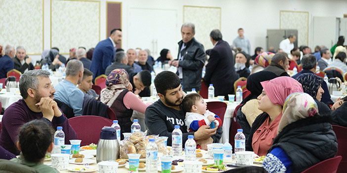 çorumlular iftar yemeğinde