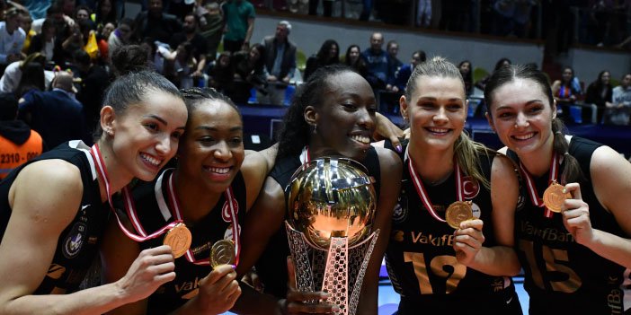 vakifbank-voleybol-takimi-sampiyon-oldu.jpg
