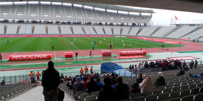 ataturk-olimpiyat-stadyumu-futbol-sahasi.jpg