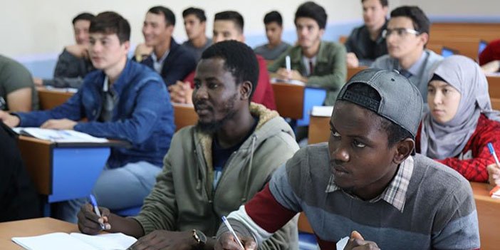 yabanci-uyruklu-universite-ogrencileri.jpg