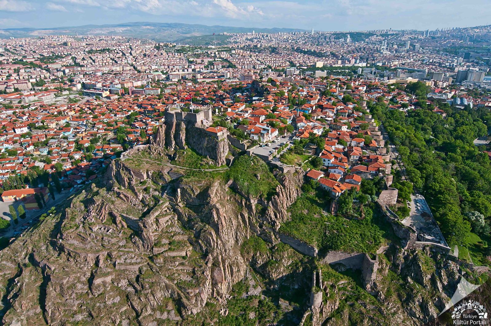 ankara-havadan-ulus-hamit-halcin-2-logolu.jpg