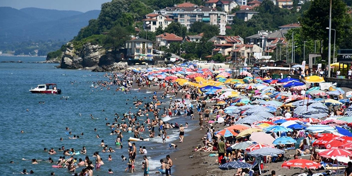 ankaralıların deniz için akın ettiği akçakoca plajları ve ceneviz kalesi