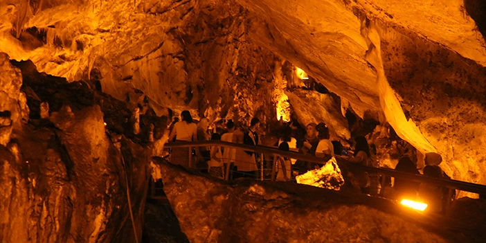 ankaralılar tulumtaş mağarasına akın ediyor