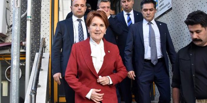 aa-20230908-32104963-32104958-nigdede-fakulte-binasinin-yangin-merdiveni-yuruyus-yoluna-devrildi-1-kisi-yaralandi.jpg