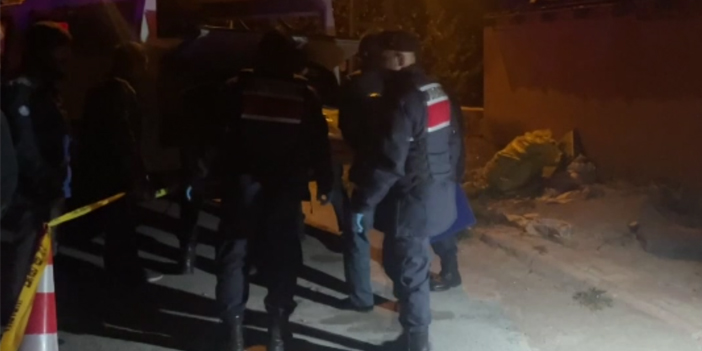 Karısını evde öldürülmüş halde buldu