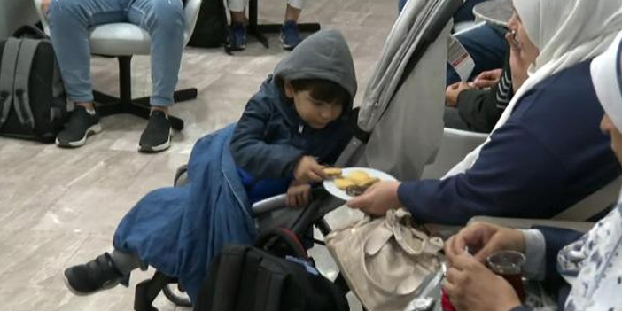 Gazze’de mahsur kalan 44 Türk vatandaşı Türkiye’ye getirildi