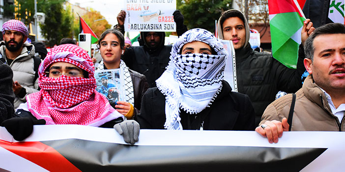 Eskişehir’deki yabancı öğrencilerden Filistin’e destek yürüyüşü