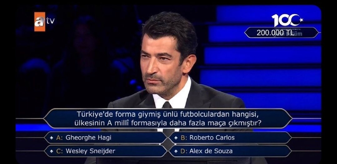 En fazla milli takım forması giyen futbolcu kimdir?