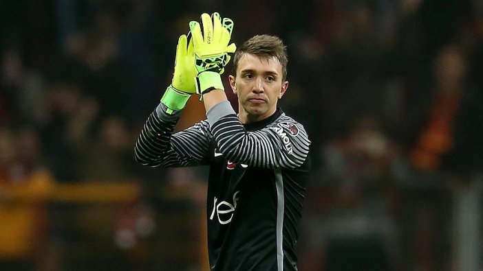 muslera.jpg