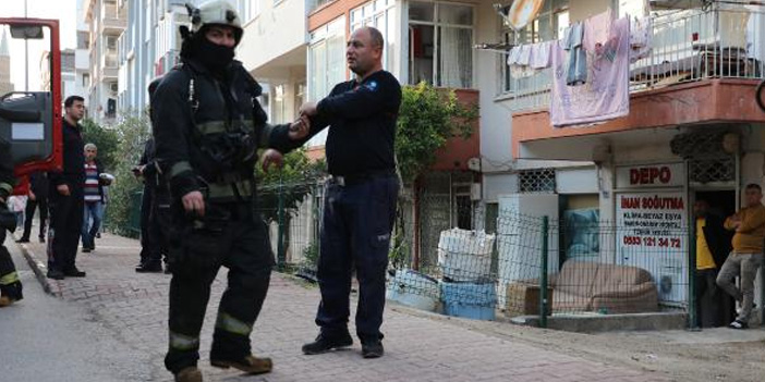 Yangında mahsur kalan yaşlı yatalak kadını itfaiye kurtardı