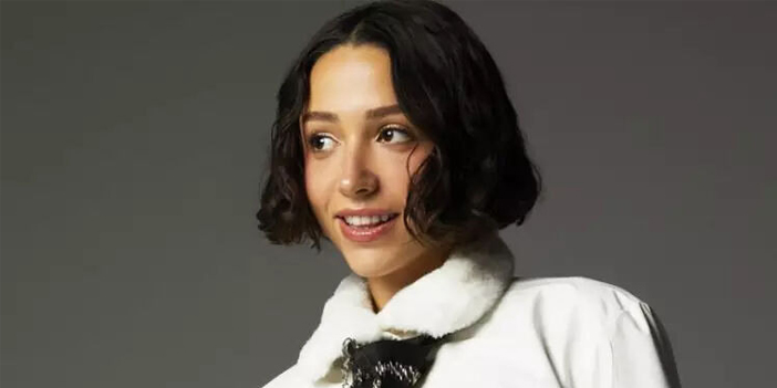 zeynep-bastik.jpg