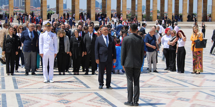 kirsehirliler-vakfi-ataturkun-huzurunda-3.jpg