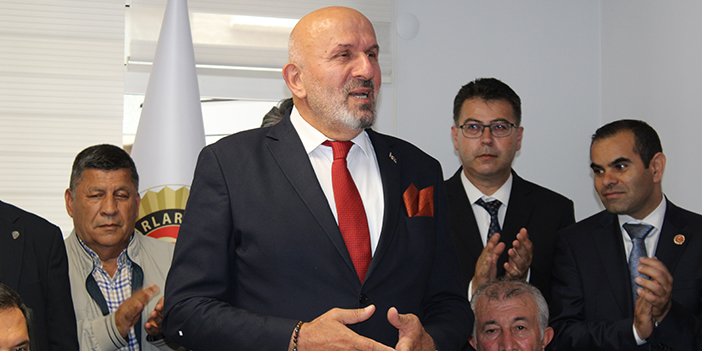 mustafa-masatliya-yilin-valisi-odulu-1.jpg