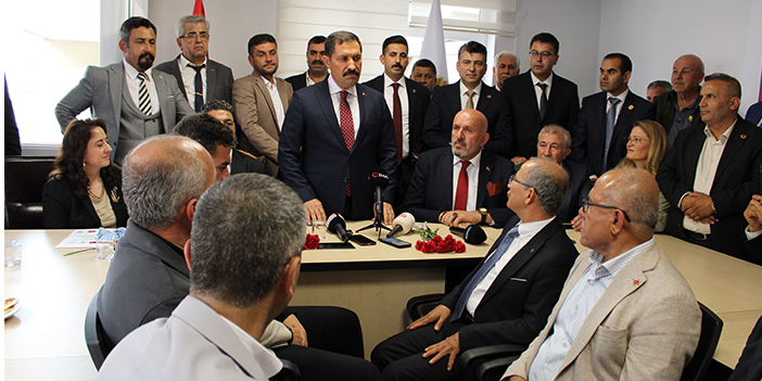 mustafa-masatliya-yilin-valisi-odulu-2.jpg